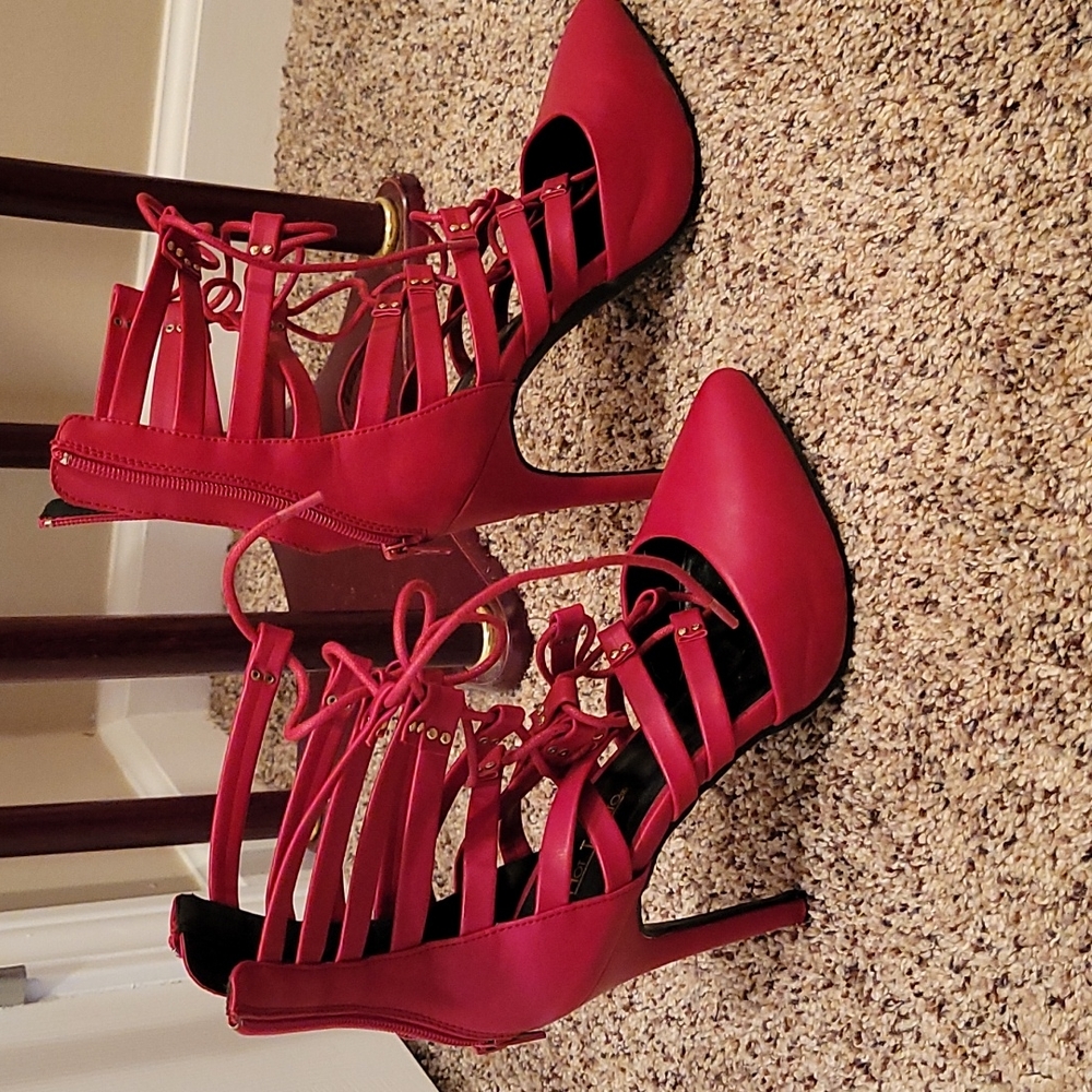 Short Gladiator Stilletos